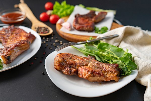 Plateaux repas à Saint-Nazaire : qualité et flexibilité au bureau