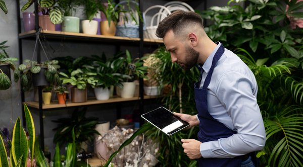Étagère à plantes : sublimez votre intérieur avec style